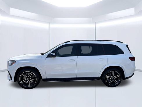 Used 2024 Mercedes-Benz GLS 450 4MATIC image 3