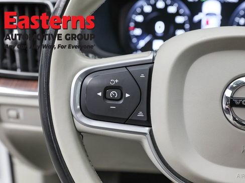 Used 2022 Volvo S60 B5 Momentum image 15