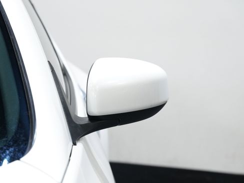 Used 2016 Nissan 370Z Touring RWD image 11