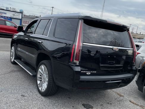Used 2017 Cadillac Escalade Platinum image 5