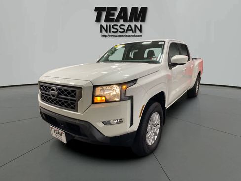 Used 2024 Nissan Frontier SV w/ Technology Package image 3
