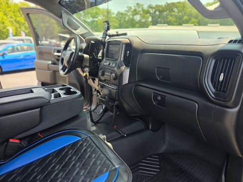 Used 2020 Chevrolet Silverado 1500 Custom Trail Boss w/ Custom Convenience Package AWD/4WD image 11