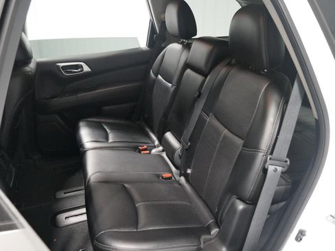 Used 2015 Nissan Pathfinder Platinum w/ Cargo Package image 11