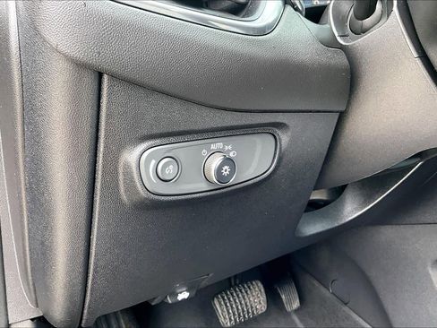 Used 2019 Chevrolet Equinox LT AWD/4WD image 37