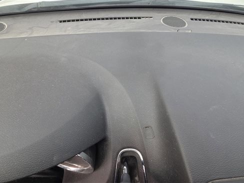 Used 2018 Dodge Grand Caravan SE w/ UConnect Hands-Free Group image 27