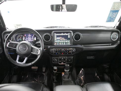 Used 2021 Jeep Wrangler Unlimited Sahara w/ Cold Weather Group AWD/4WD image 15