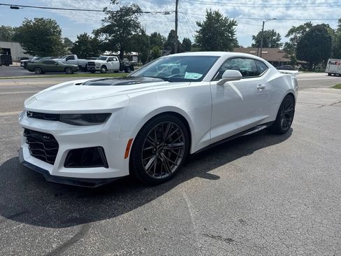 Used 2018 Chevrolet Camaro ZL1 RWD image 15