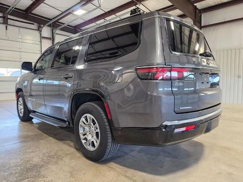 Used 2022 Jeep Wagoneer Series I w/ Convenience Group I AWD/4WD image 3