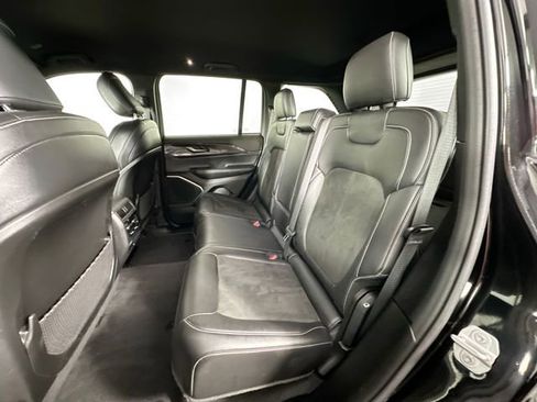 Used 2022 Jeep Grand Cherokee Altitude AWD/4WD image 25