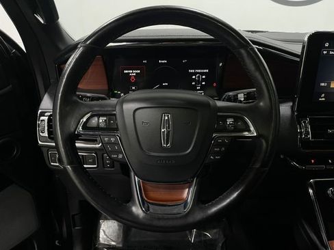 Used 2020 Lincoln Navigator Reserve w/ Luxury Package image 23