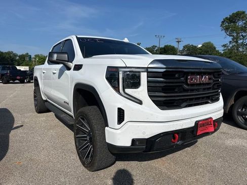 Used 2024 GMC Sierra 1500 AT4 w/ Technology Package AWD/4WD image 2