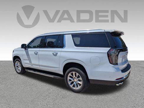 New 2026 Chevrolet Suburban Premier RWD image 29