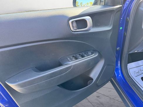 Used 2022 Hyundai Venue SE w/ Cargo Package image 23