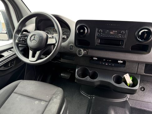 Used 2023 Mercedes-Benz Sprinter 2500 image 10