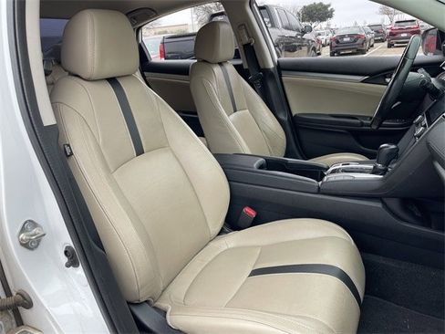 Used 2018 Honda Civic Touring image 27