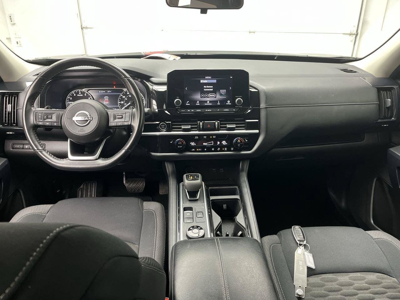 Used 2024 Nissan Pathfinder SV w/ Black Appearance Package AWD/4WD image 4