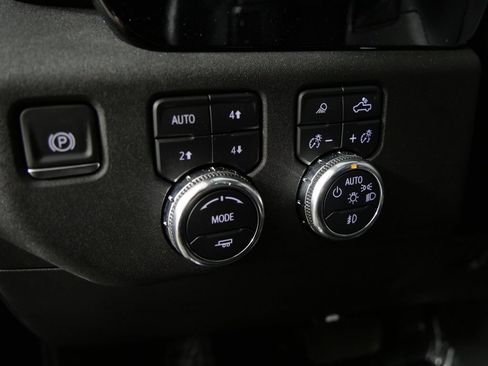 Used 2025 GMC Sierra 1500 Elevation w/ Preferred Package AWD/4WD image 19