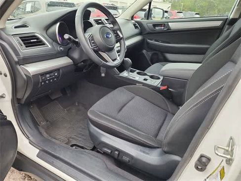 Used 2019 Subaru Outback 2.5i Premium image 2