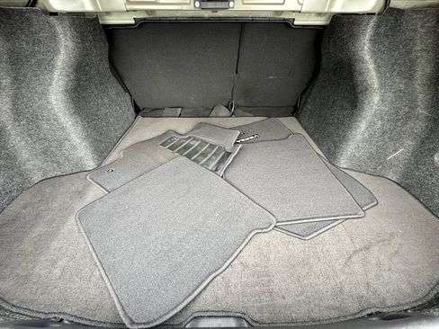 Used 2020 Nissan Versa SV image 9