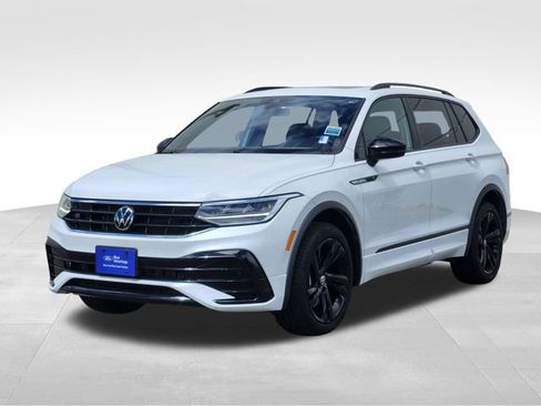 Used 2023 Volkswagen Tiguan SE R-Line AWD/4WD image 4