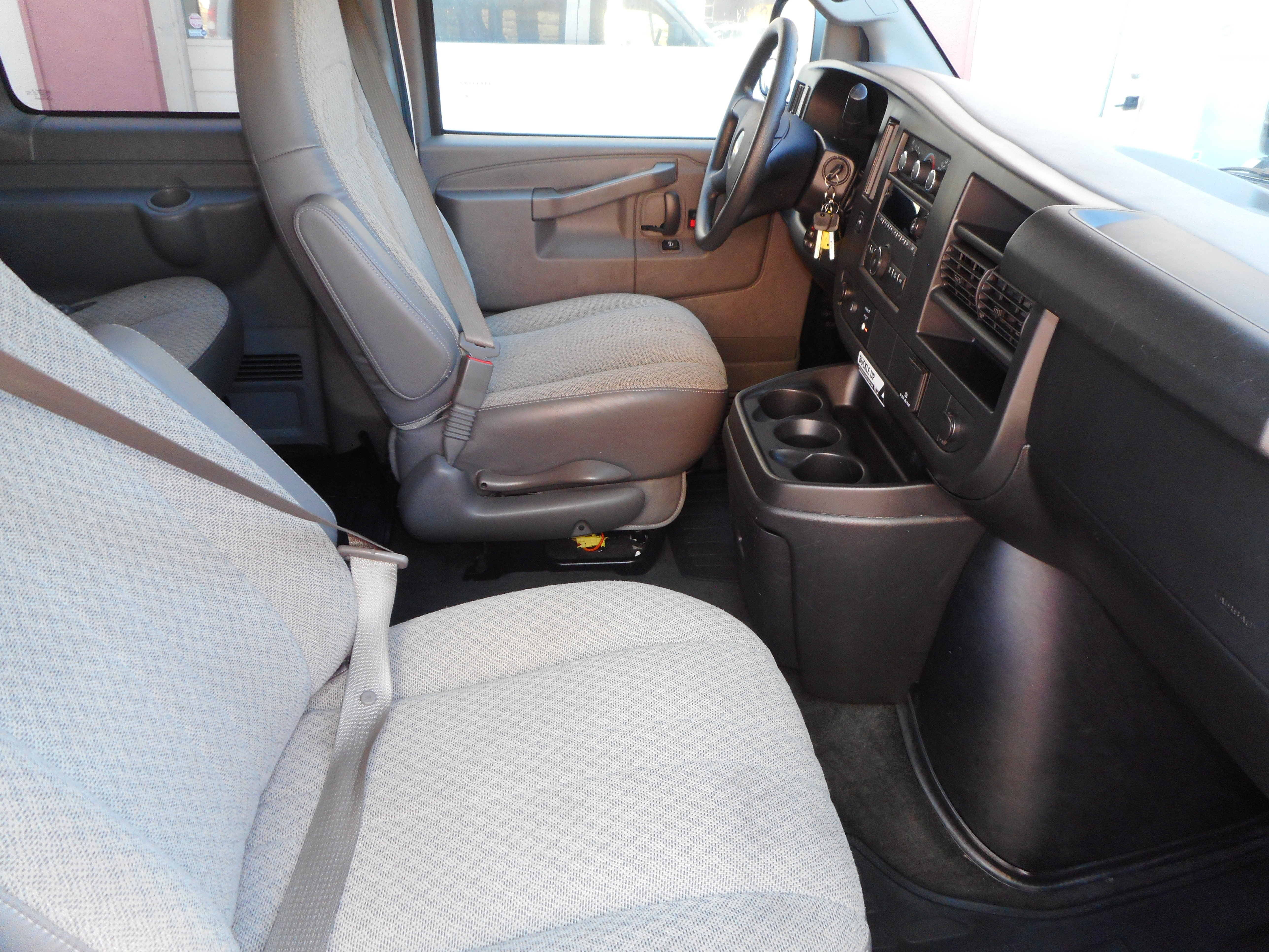 Used 2017 Chevrolet Express 3500 LT w/ LT Preferred Equipment Group RWD image 26