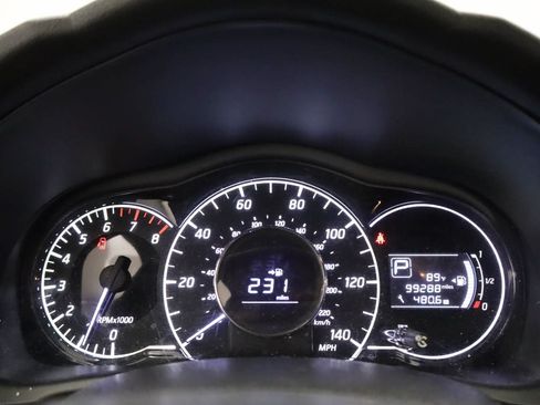 Used 2015 Nissan Versa Note SV w/ SV Convenience Package FWD image 4