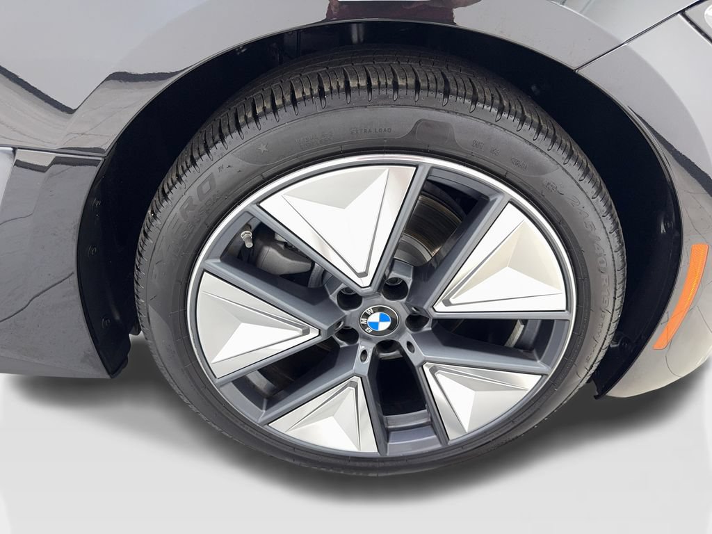 Used 2025 BMW i4 eDrive40 w/ Premium Package RWD image 86