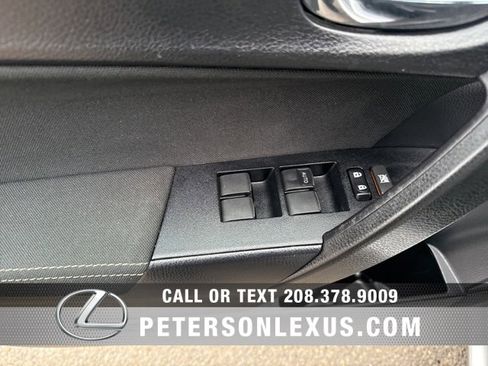 Used 2018 Toyota Corolla L image 19