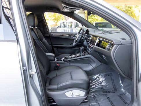 Certified 2026 Porsche Macan AWD/4WD image 65