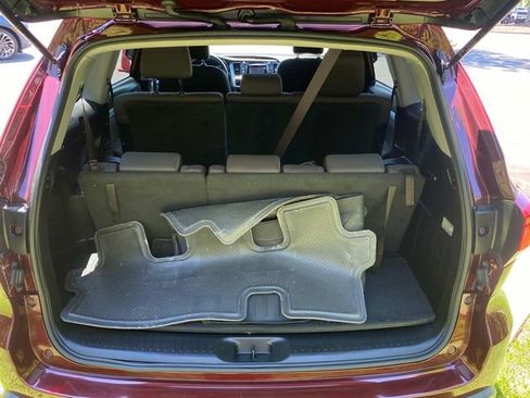 Used 2019 Toyota Highlander LE FWD image 29