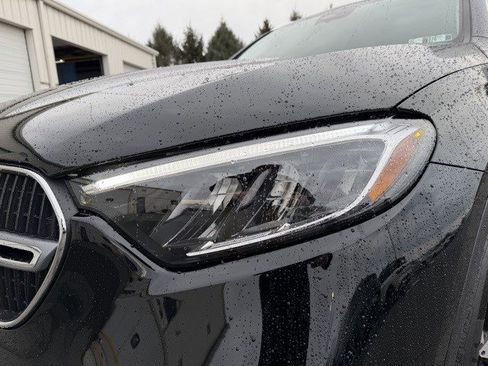 Used 2025 Mercedes-Benz GLC 350e 4MATIC image 12