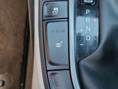 Used 2019 Hyundai Veloster Turbo Ultimate image 22