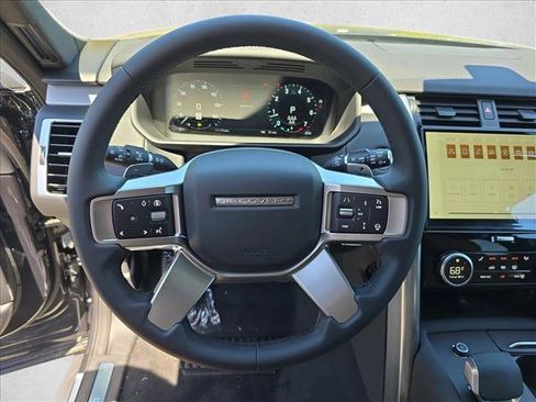 New 2026 Land Rover Discovery Dynamic SE AWD/4WD image 18