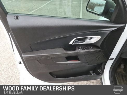 Used 2017 Chevrolet Equinox LS image 23