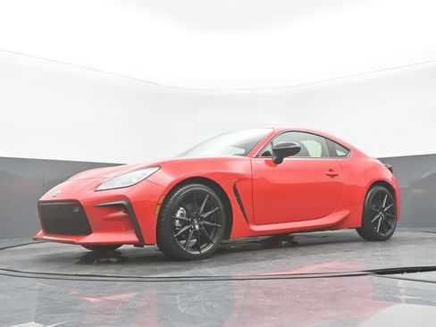 Used 2024 Toyota GR86 Premium RWD image 10