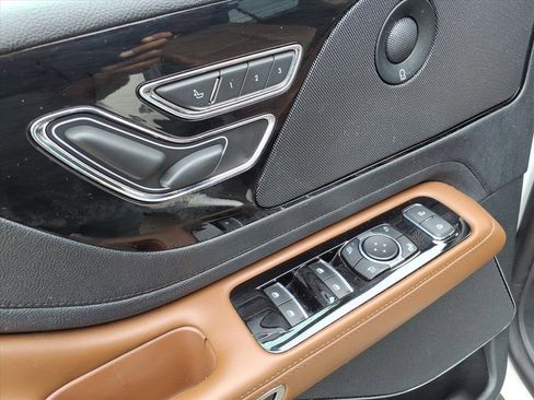 Used 2023 Lincoln Aviator Reserve w/ Elements Package Plus image 17