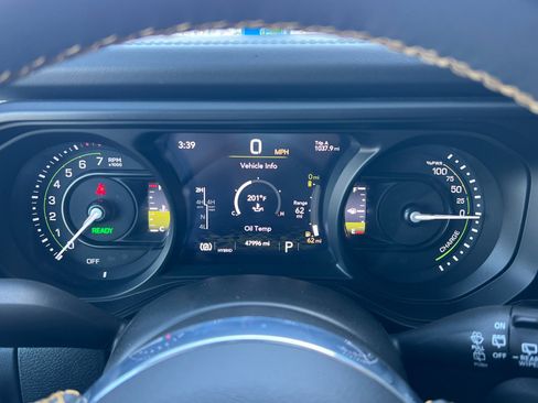 Used 2024 Jeep Wrangler Unlimited Sahara AWD/4WD image 24