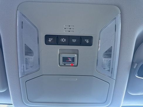 Used 2020 Toyota RAV4 LE image 17