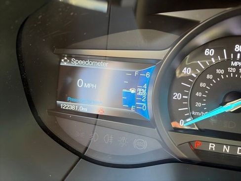 Used 2015 Ford Edge Titanium w/ Technology Package FWD image 7