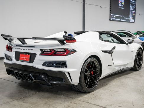 Used 2026 Chevrolet Corvette Z06 w/ Stars & Steel Limited Edition RWD image 8