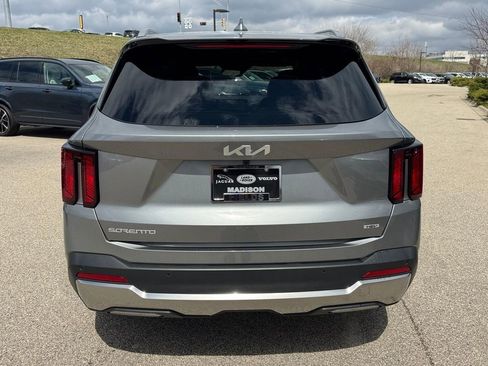 Used 2025 Kia Sorento EX w/ EX Panoramic Sunroof Package image 3