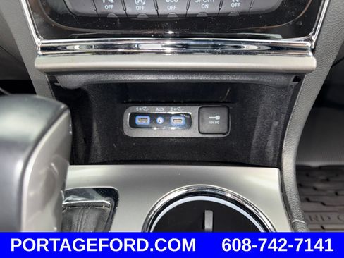Used 2021 Jeep Grand Cherokee Limited w/ Luxury Group II AWD/4WD image 18