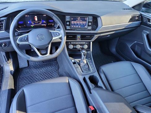 Used 2023 Volkswagen Jetta SE image 7