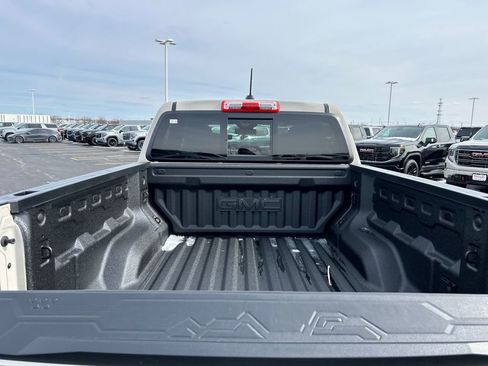 New 2026 GMC Canyon AT4 w/ AT4 Premium Package AWD/4WD image 34