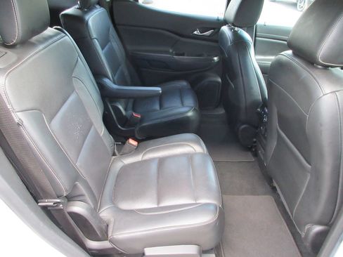 Certified 2019 GMC Acadia SLT AWD/4WD image 19