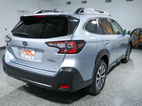 Used 2023 Subaru Outback Premium AWD/4WD image 7