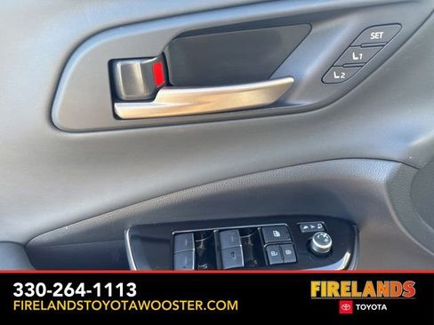 New 2025 Toyota Crown Signia image 9