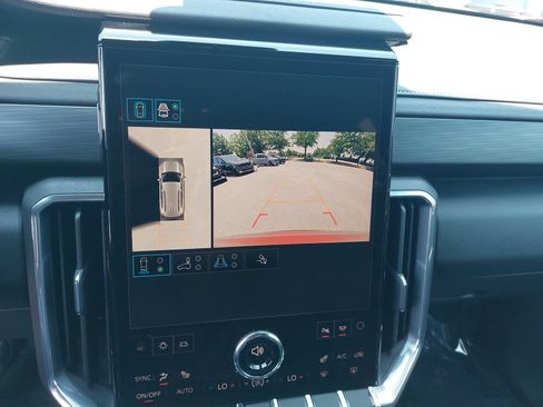 Used 2025 GMC Acadia Elevation w/ Elevation Premium Package FWD image 26