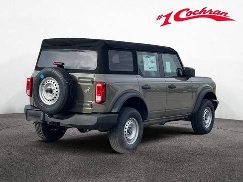 New 2025 Ford Bronco Base image 5