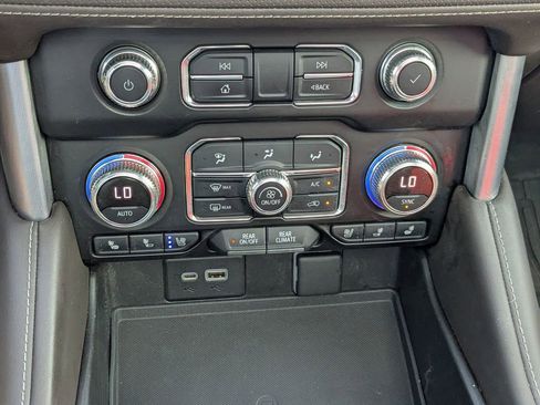 Used 2021 GMC Yukon XL SLT w/ SLT Premium Package image 28